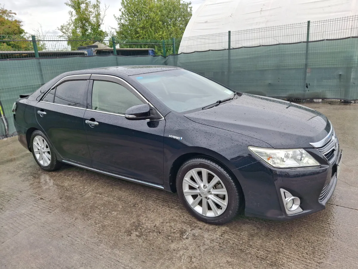 2013 Toyota Camry  Hybrid    Automatic - Image 3