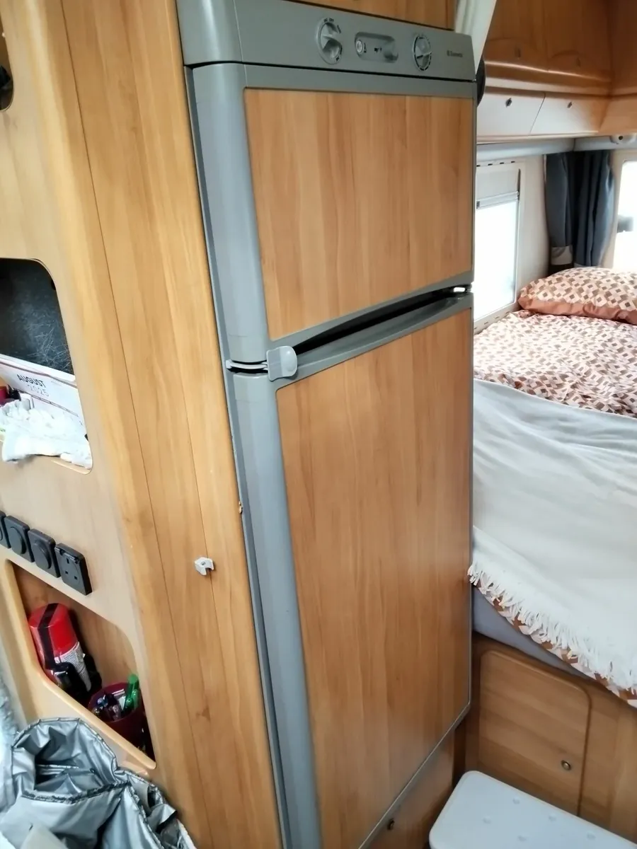 Camper - Image 2