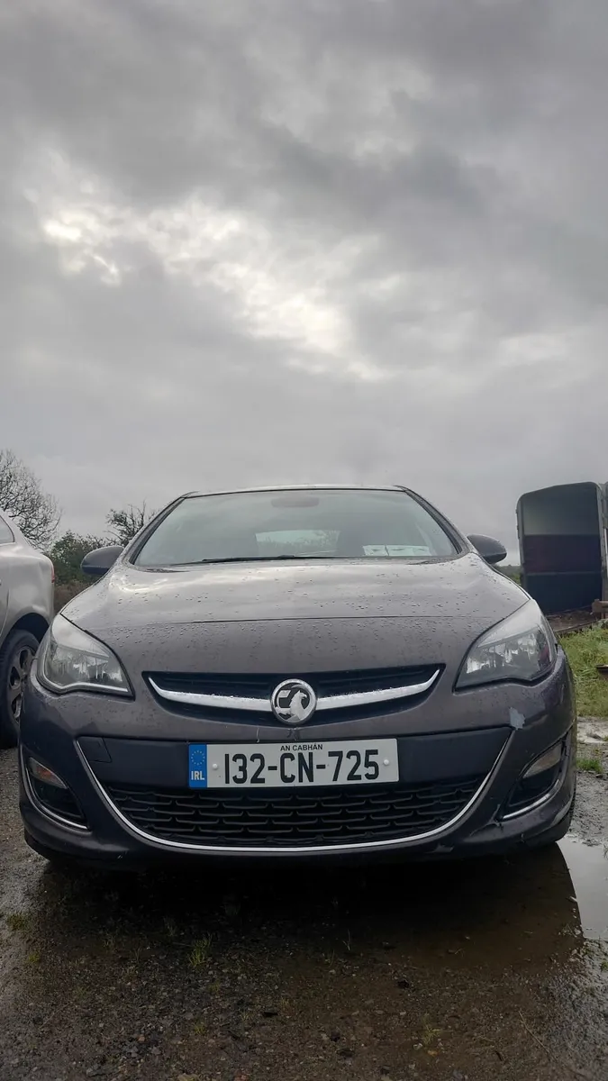 Vauxhall Astra LOW MILEAGE - Image 1