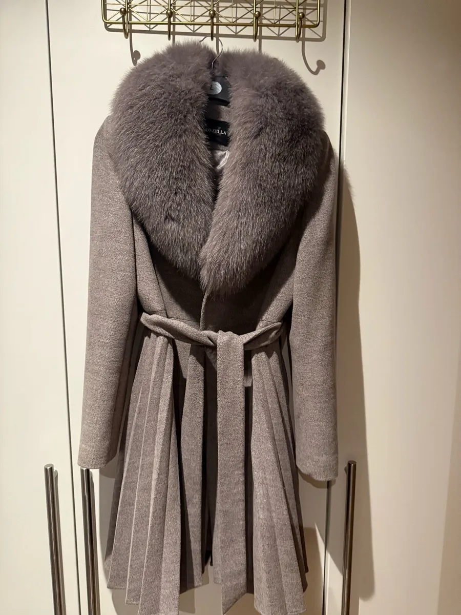 Real fur coat - Image 1