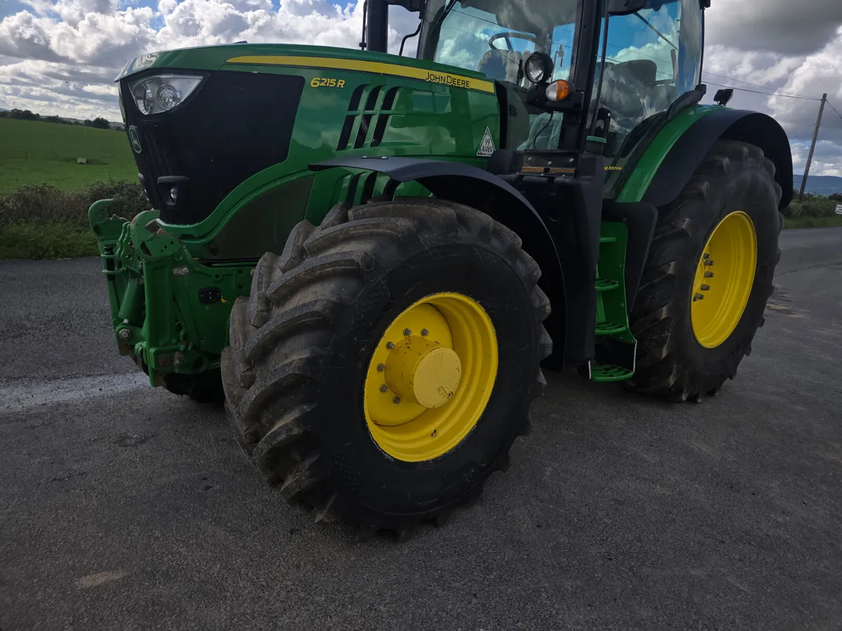 John deere 6215R - Image 1
