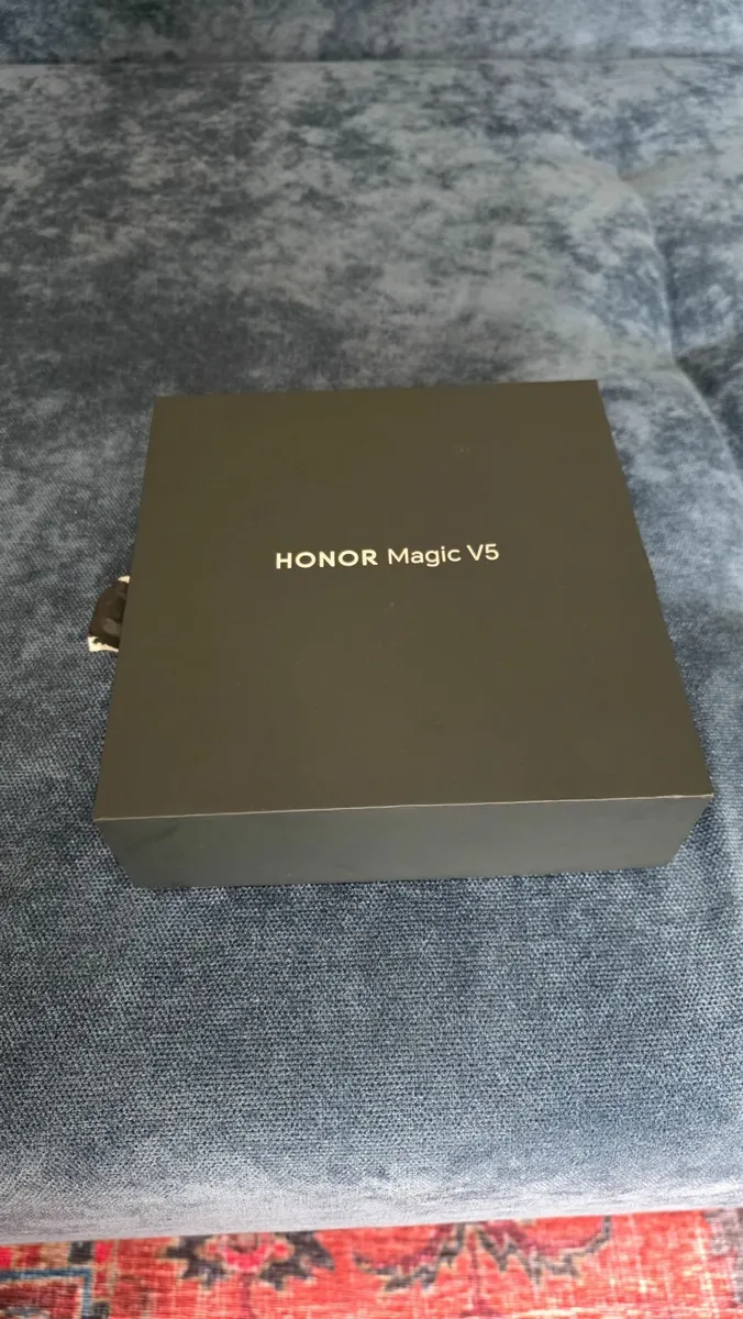 Honor Magic V5 - Gold 512GB - Image 1