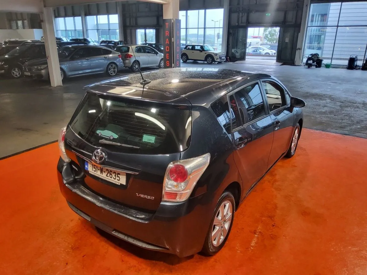 Toyota Verso 1.6 D-4d 112bhp Aura (7 Seater) - Image 3