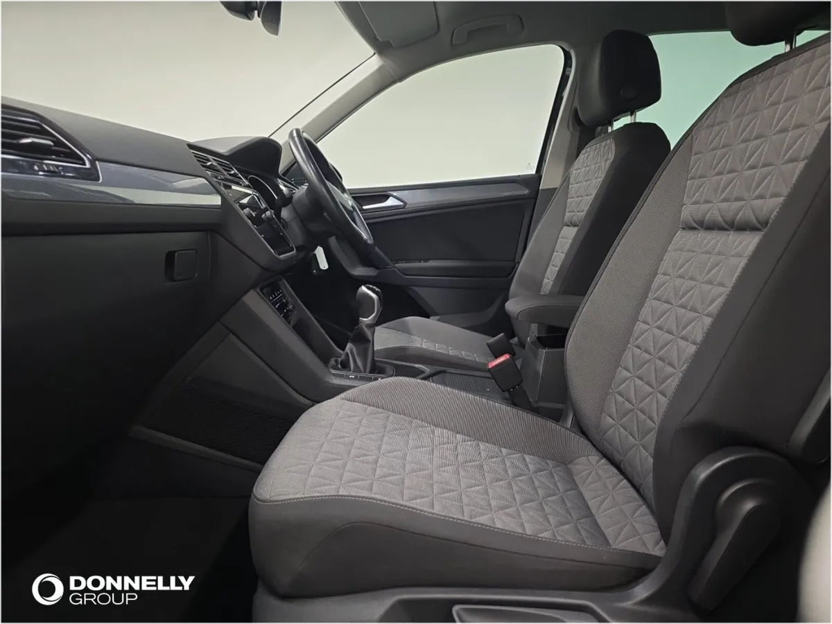 Volkswagen Tiguan Estate Life - Image 2