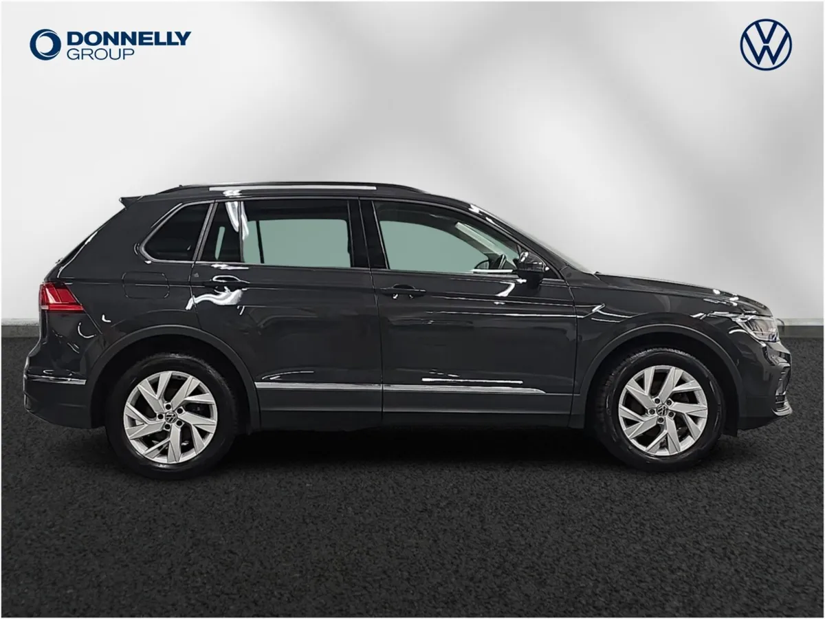 Volkswagen Tiguan Estate Life - Image 4