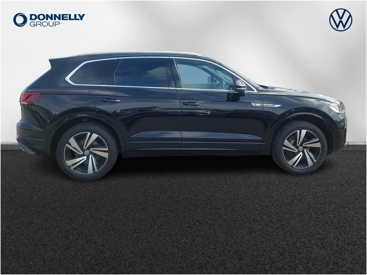 Volkswagen Touareg Diesel Estate R-Line Tech - Image 4
