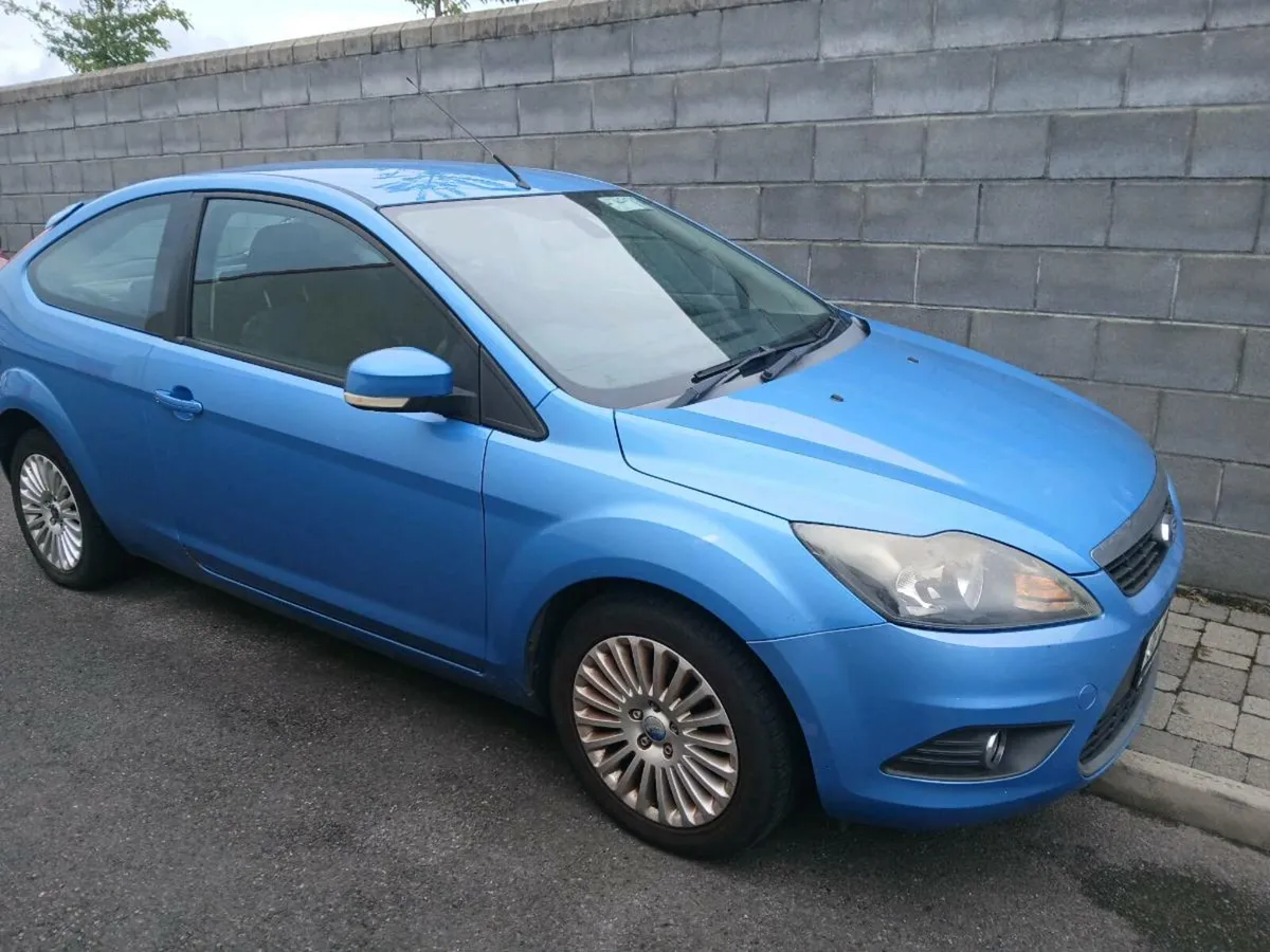 FORD FOCUS (2008) 3 DOOR 1.6 PET NEW NCT 27/08/26 - Image 1