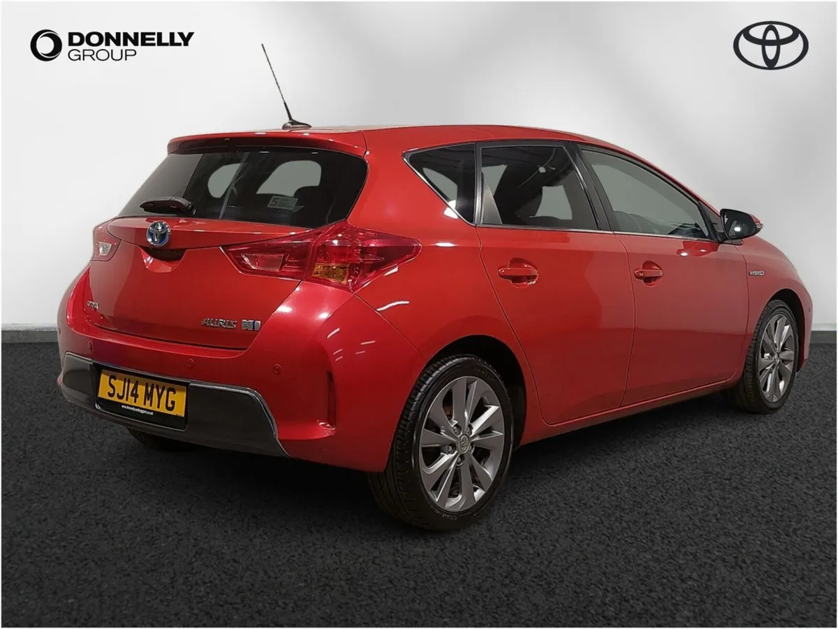 Toyota Auris Hatchback Excel - Image 4