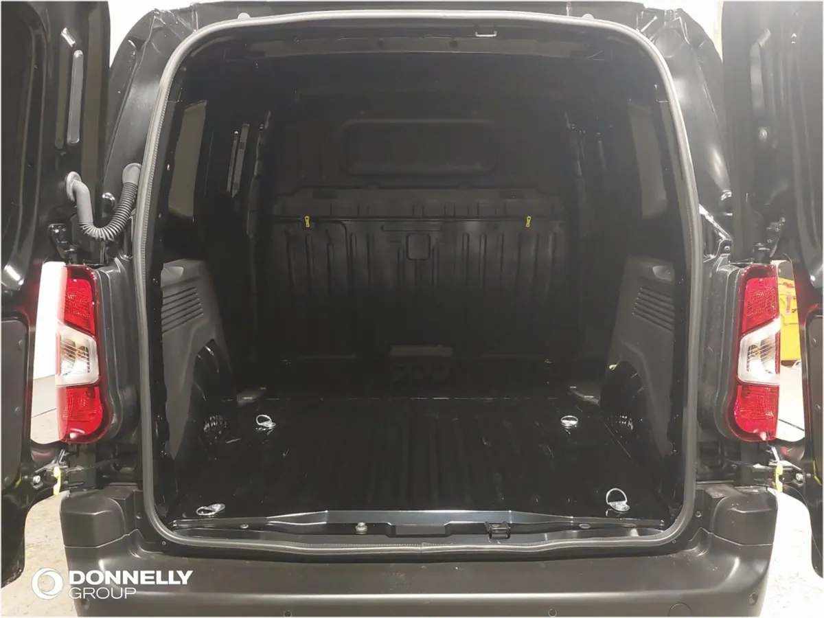 Peugeot Partner Standard Diesel Professional Plus - Image 4