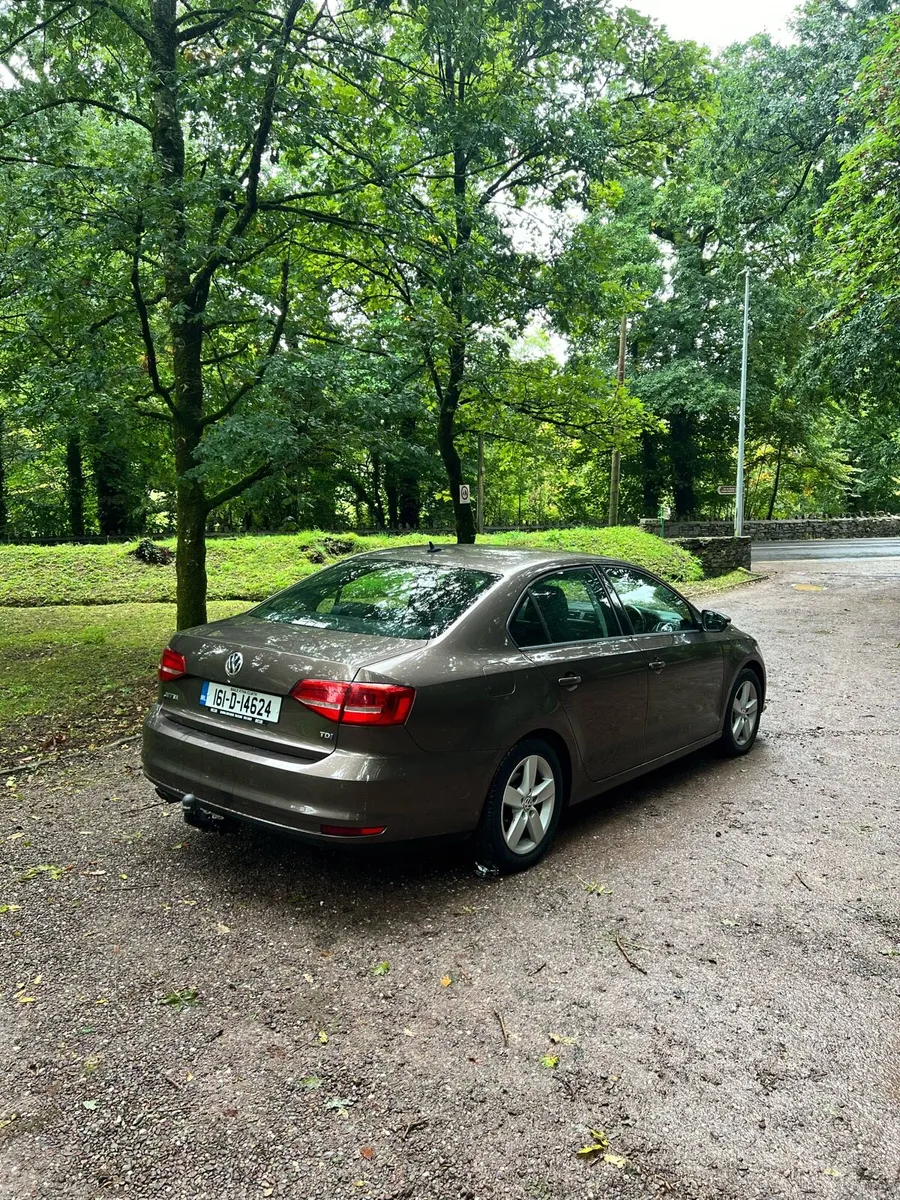 Volkswagen Jetta - Image 4