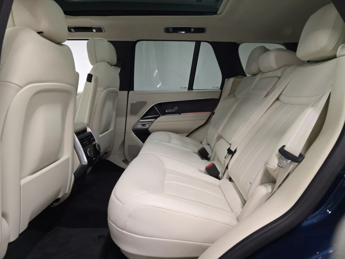 Land Rover Range Rover Diesel Estate HSE - Image 4