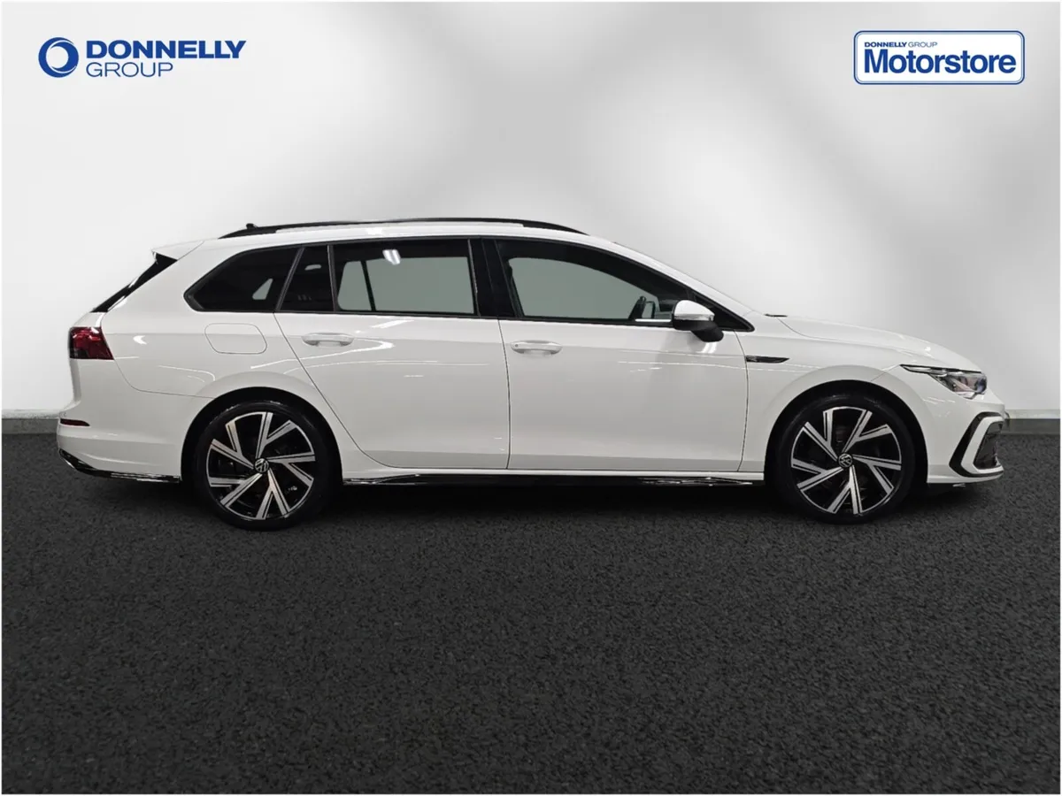 Volkswagen Golf Diesel Estate R-Line - Image 3