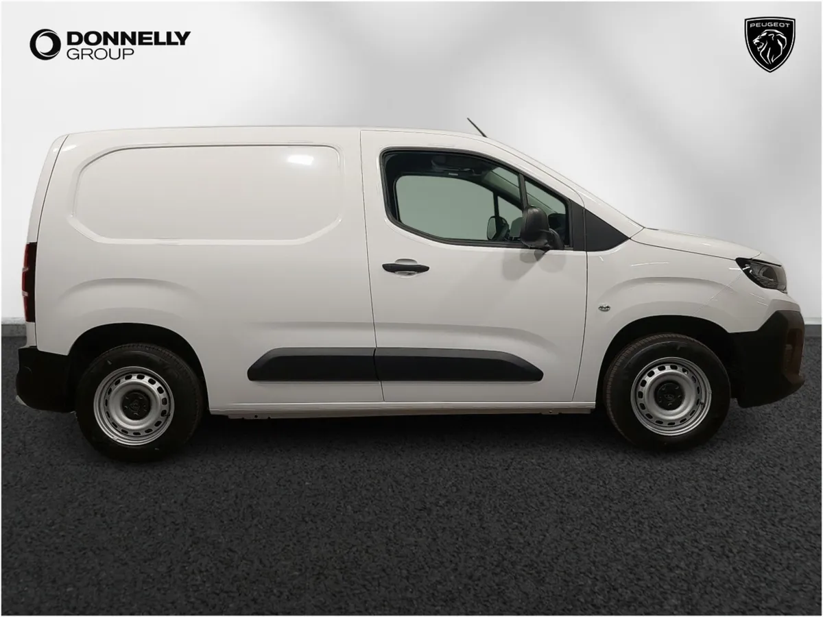 Peugeot Partner Standard Diesel Professional Plus - Image 4