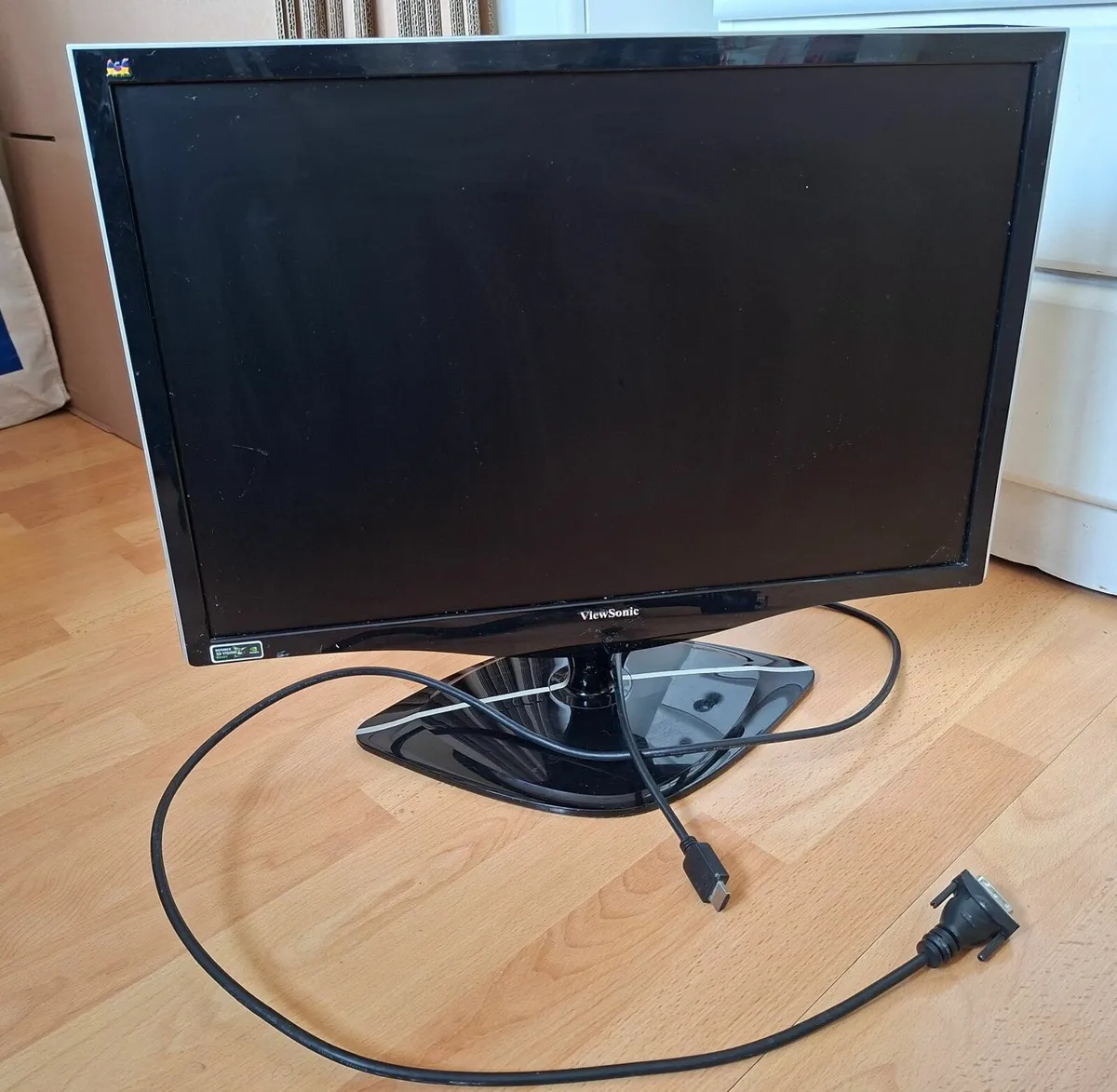 Gaming Monitor with cable - Image 1