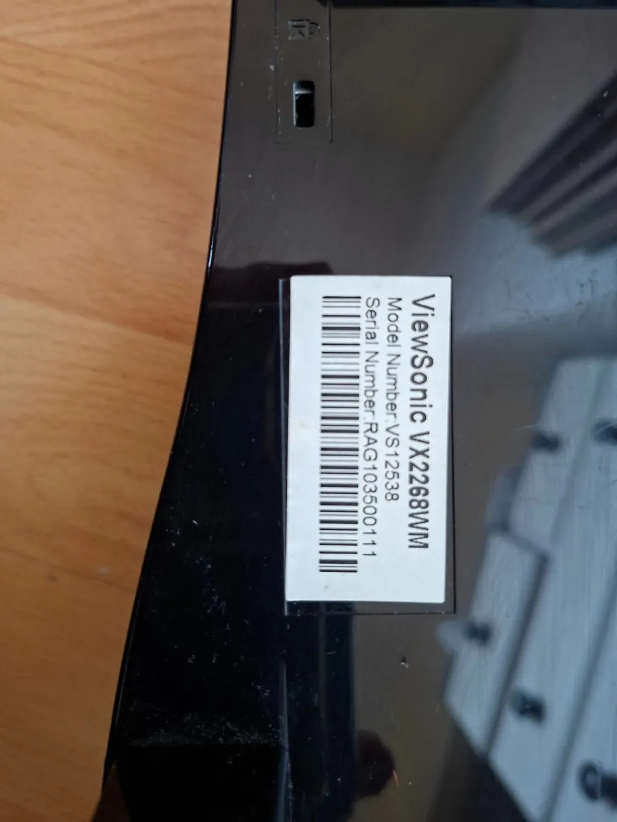 Gaming Monitor with cable - Image 2