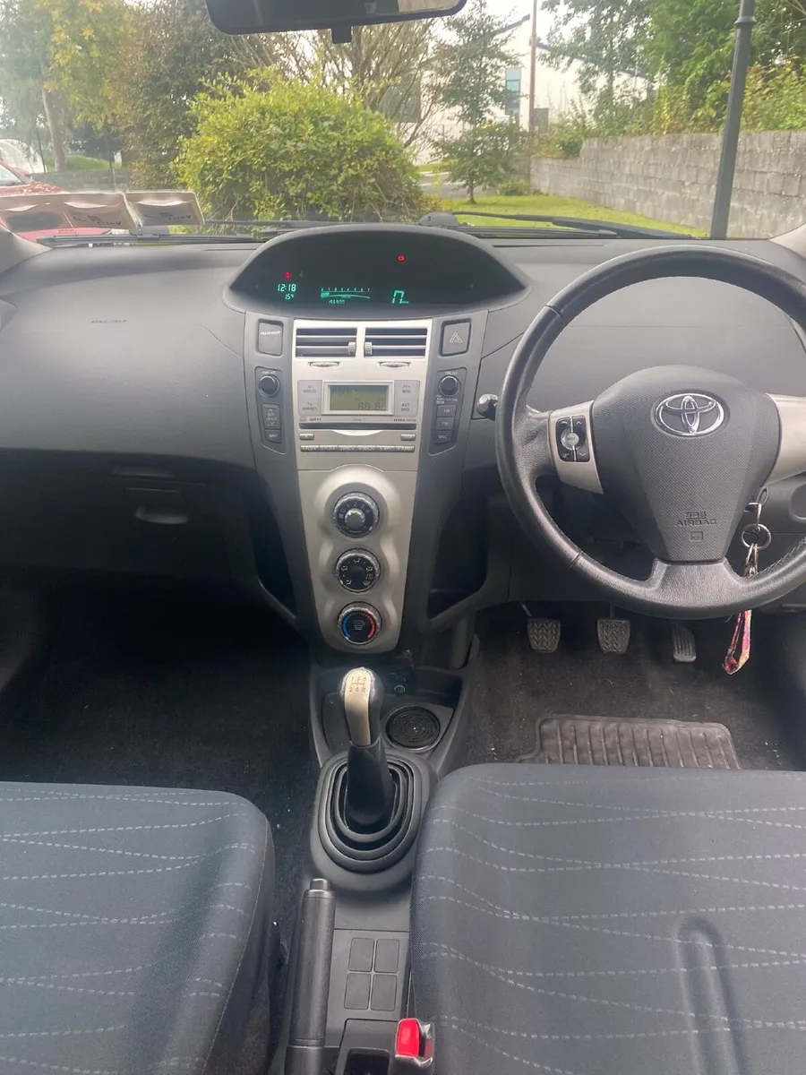 Toyota Yaris 2008 - Image 2