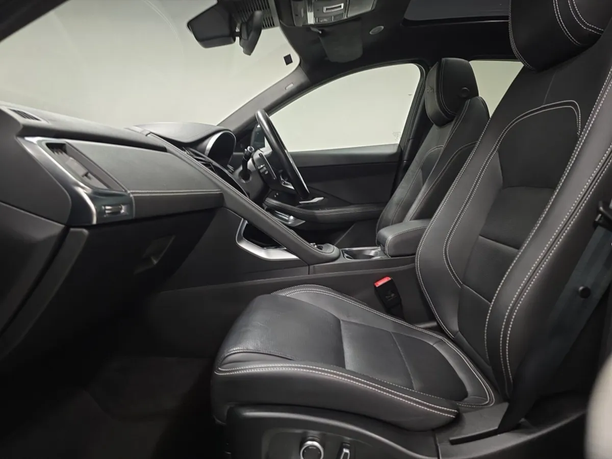 Jaguar E-pace Estate Special Editions R-Dynamic Bl - Image 3