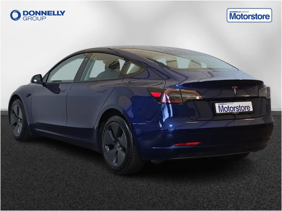 Tesla Model 3 Saloon Standard Plus - Image 2