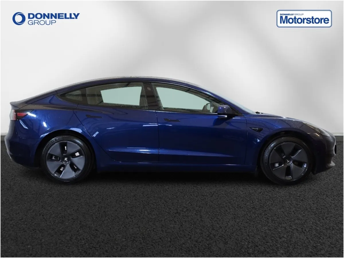 Tesla Model 3 Saloon Standard Plus - Image 3