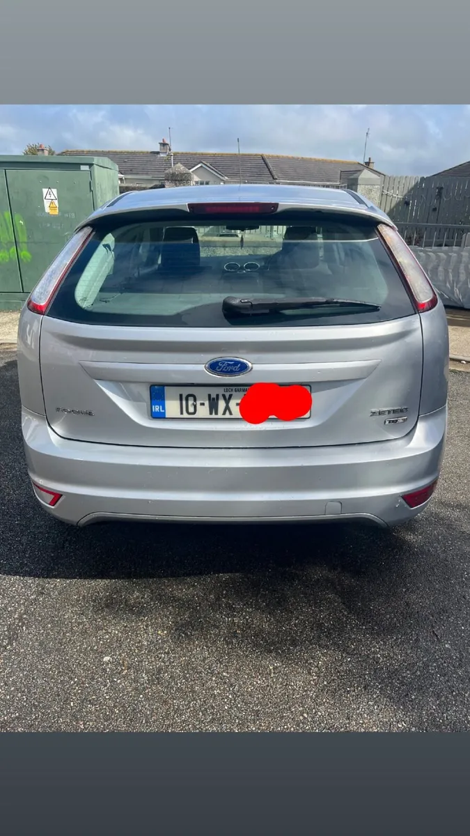 Ford Focus 2010 - Image 2