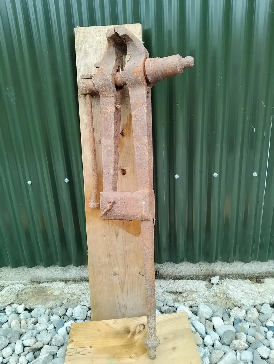 Blacksmith's Vice - Image 1
