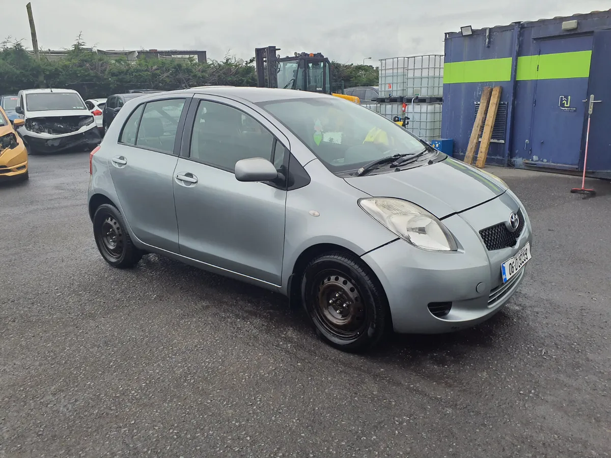 2006 Toyota yaris - Image 3