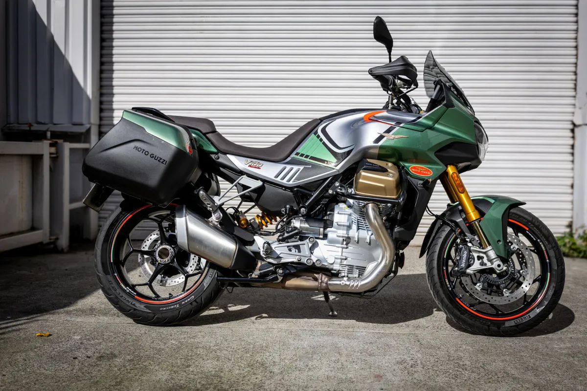 Moto Guzzi V100 S 2023 - Image 2