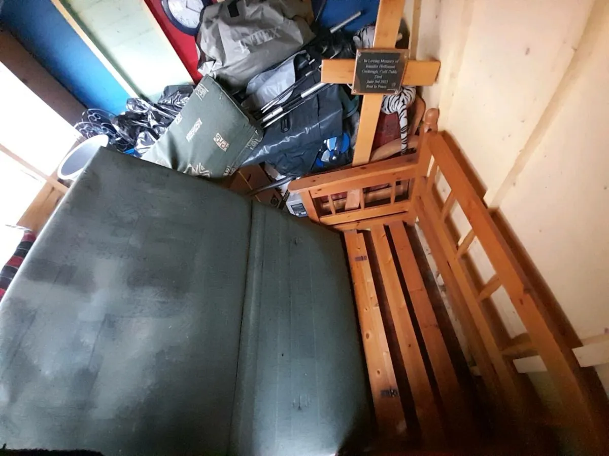 Sofabed (broken) - Image 4