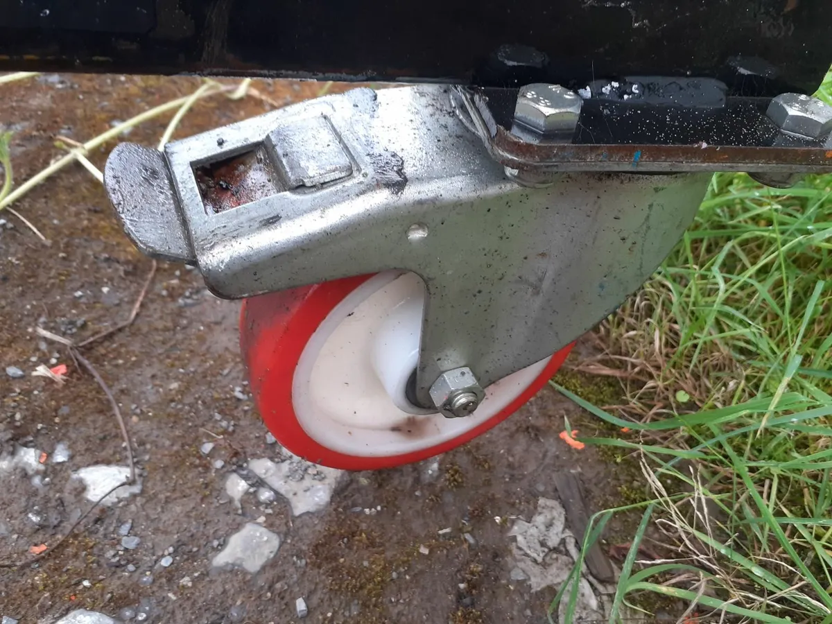ARMORGARD PIPE RACK - Image 2