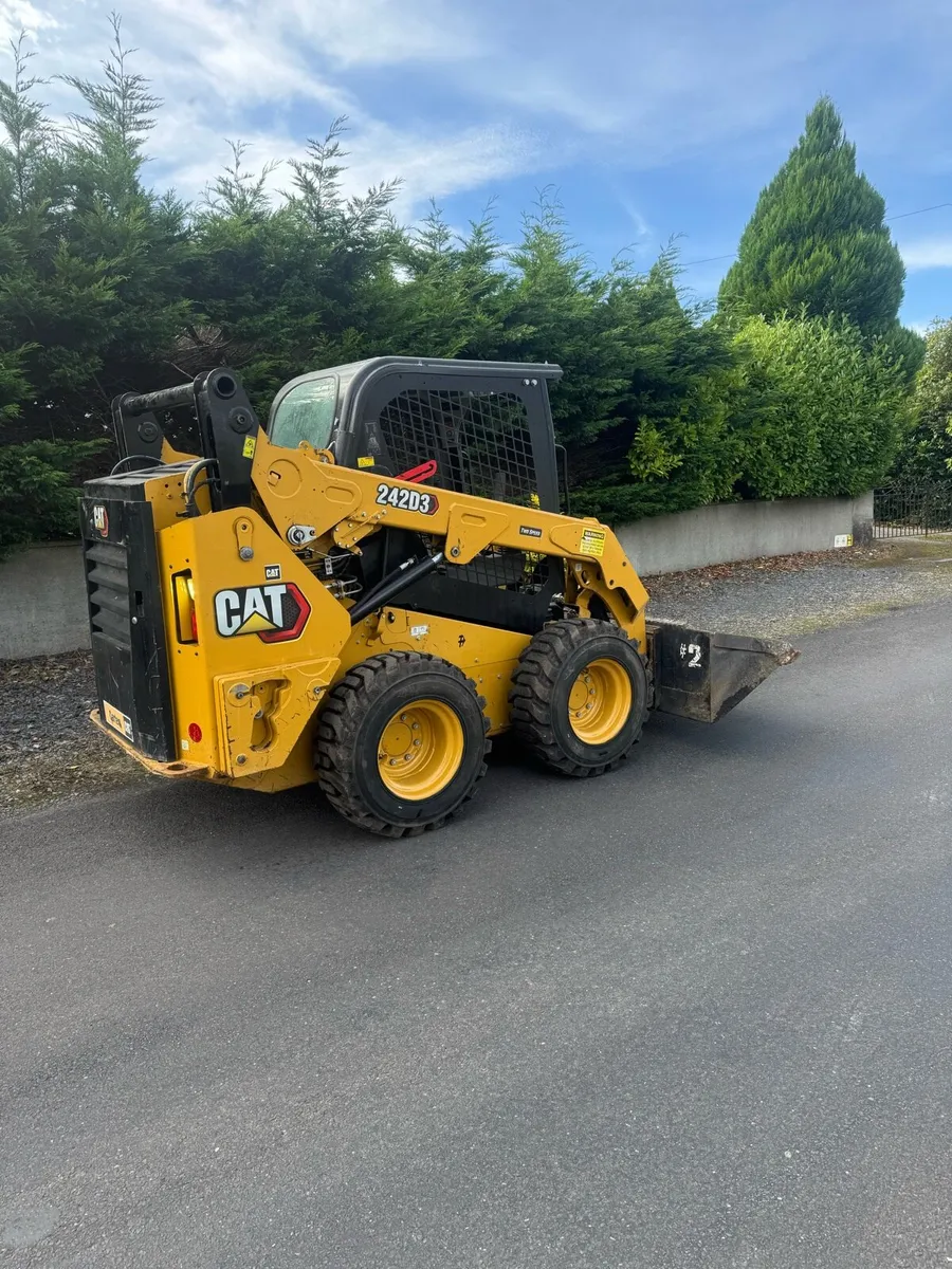 2021 cat 242d3 - Image 1