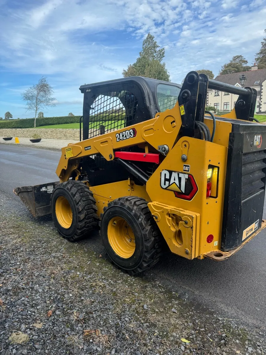 2021 cat 242d3 - Image 2