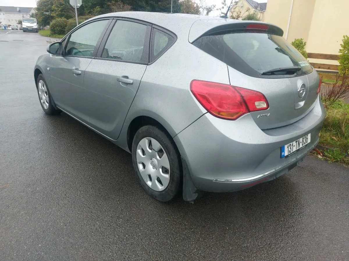13 Opel Astra NCT 8-26 Tax 1-26 - Image 3