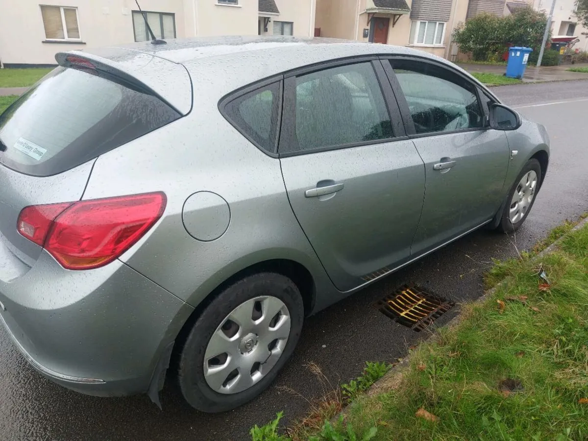 13 Opel Astra NCT 8-26 Tax 1-26 - Image 4