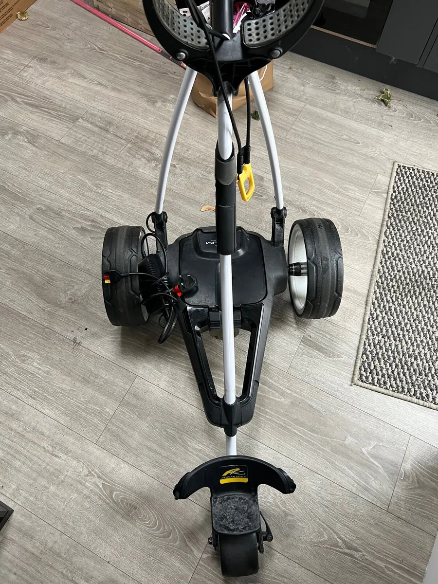 POWACADDY FX3 WITH LITHIUM BATTERY,AS NEW - Image 1