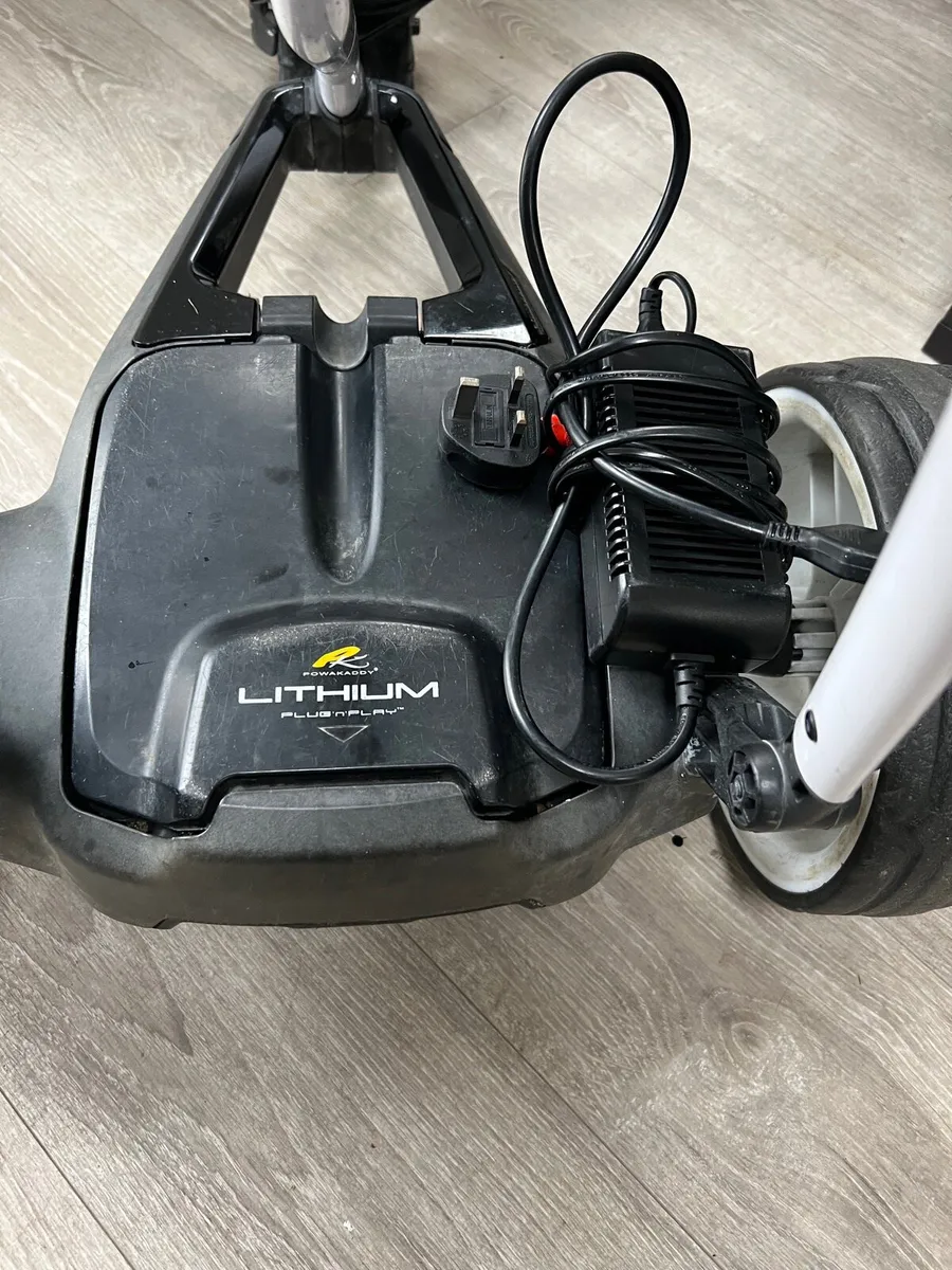 POWACADDY FX3 WITH LITHIUM BATTERY,AS NEW - Image 3