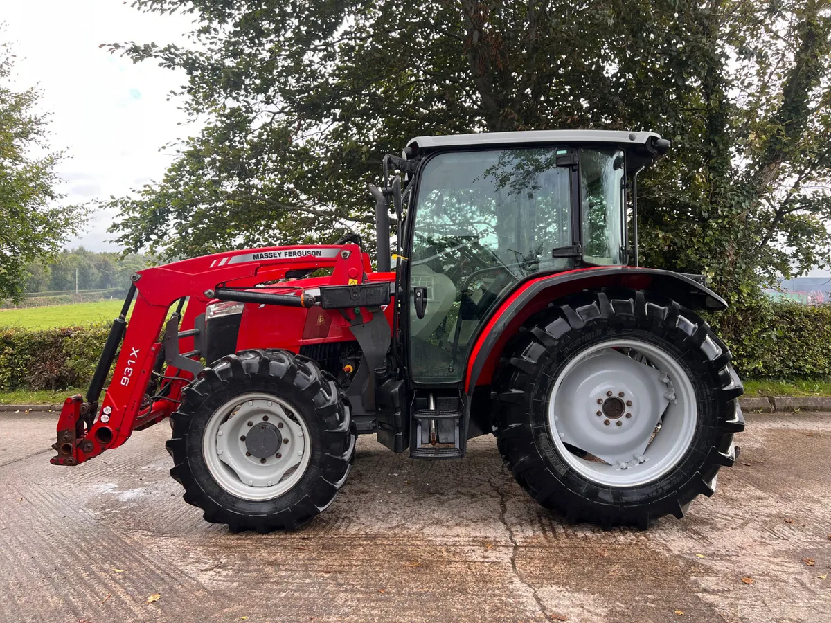 Massey Ferguson 4707 - Image 1