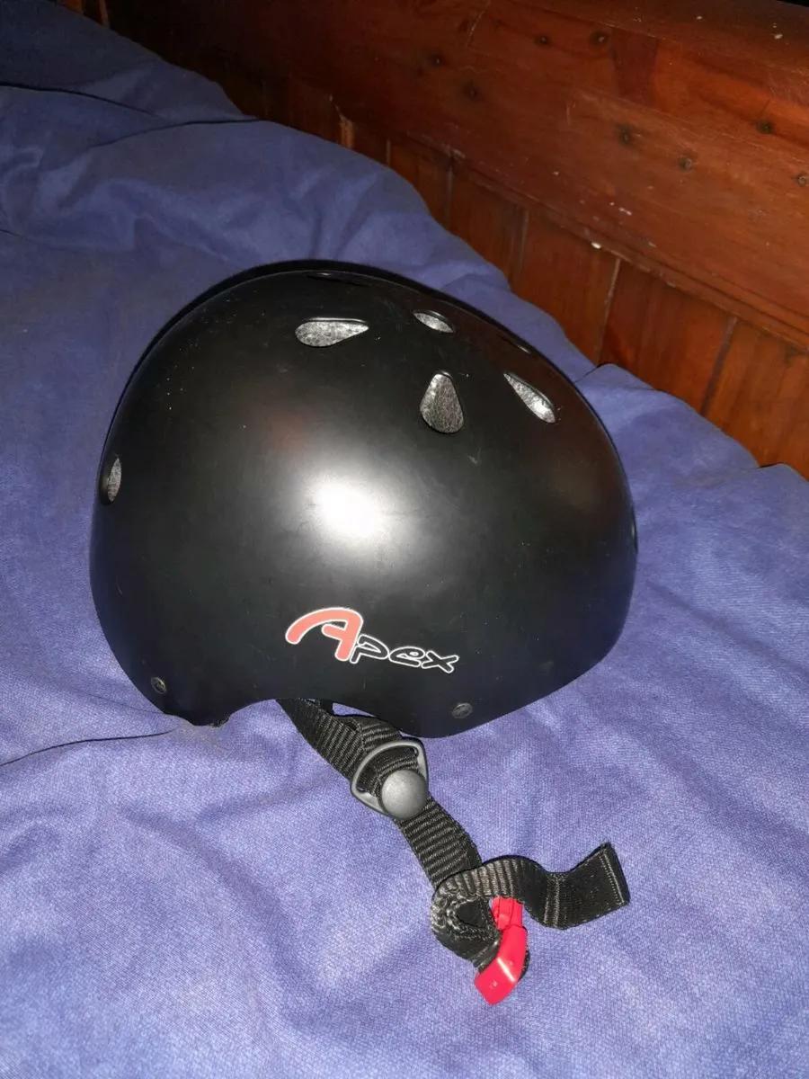 Bmx/skateboard helmet - Image 1