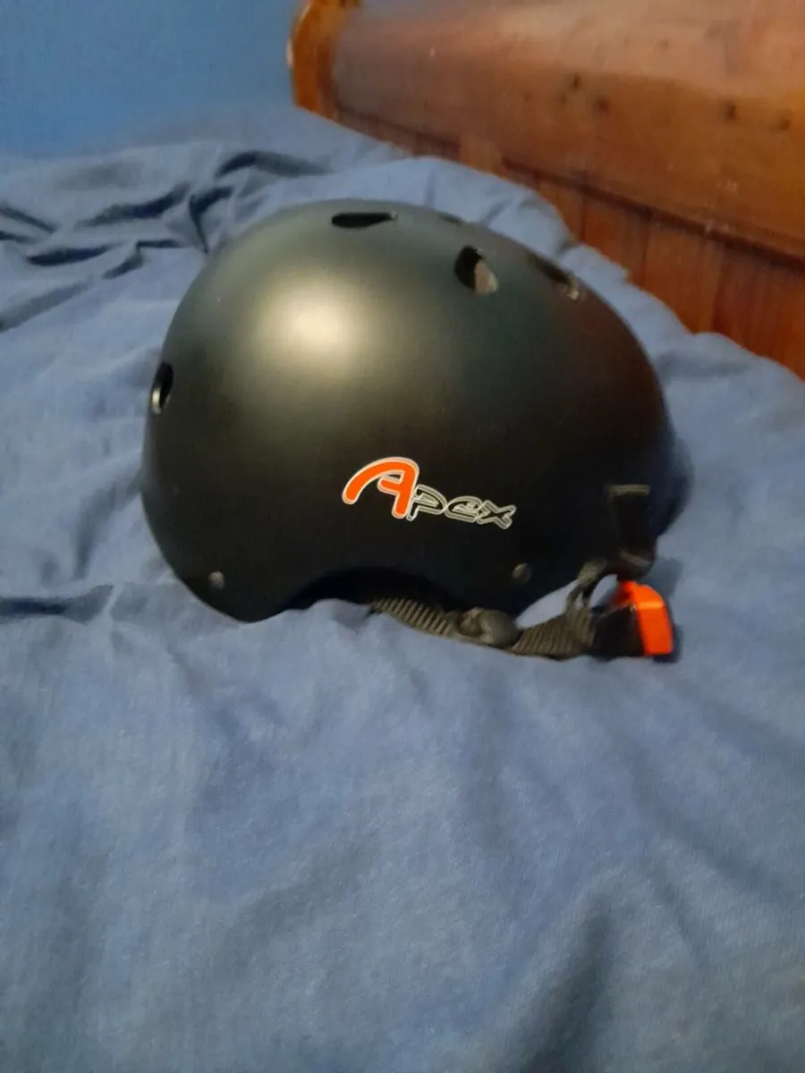 Bmx/skateboard helmet - Image 2