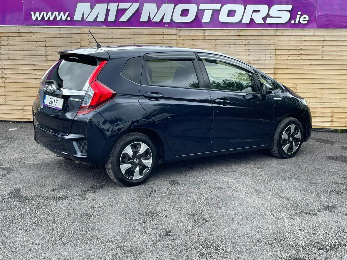 2017 HONDA FIT HV HYBRID - Image 3