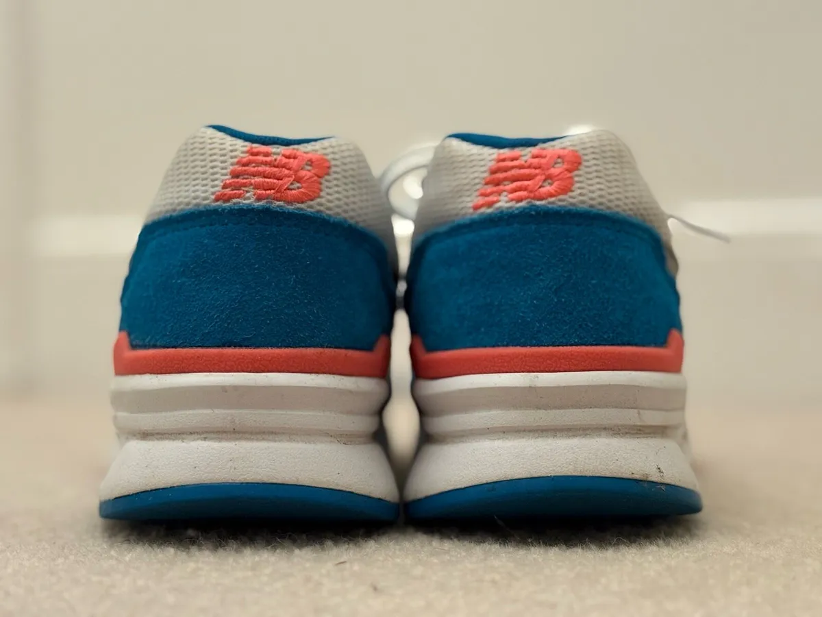 Men’s New Balance 997 size 8 - Image 2