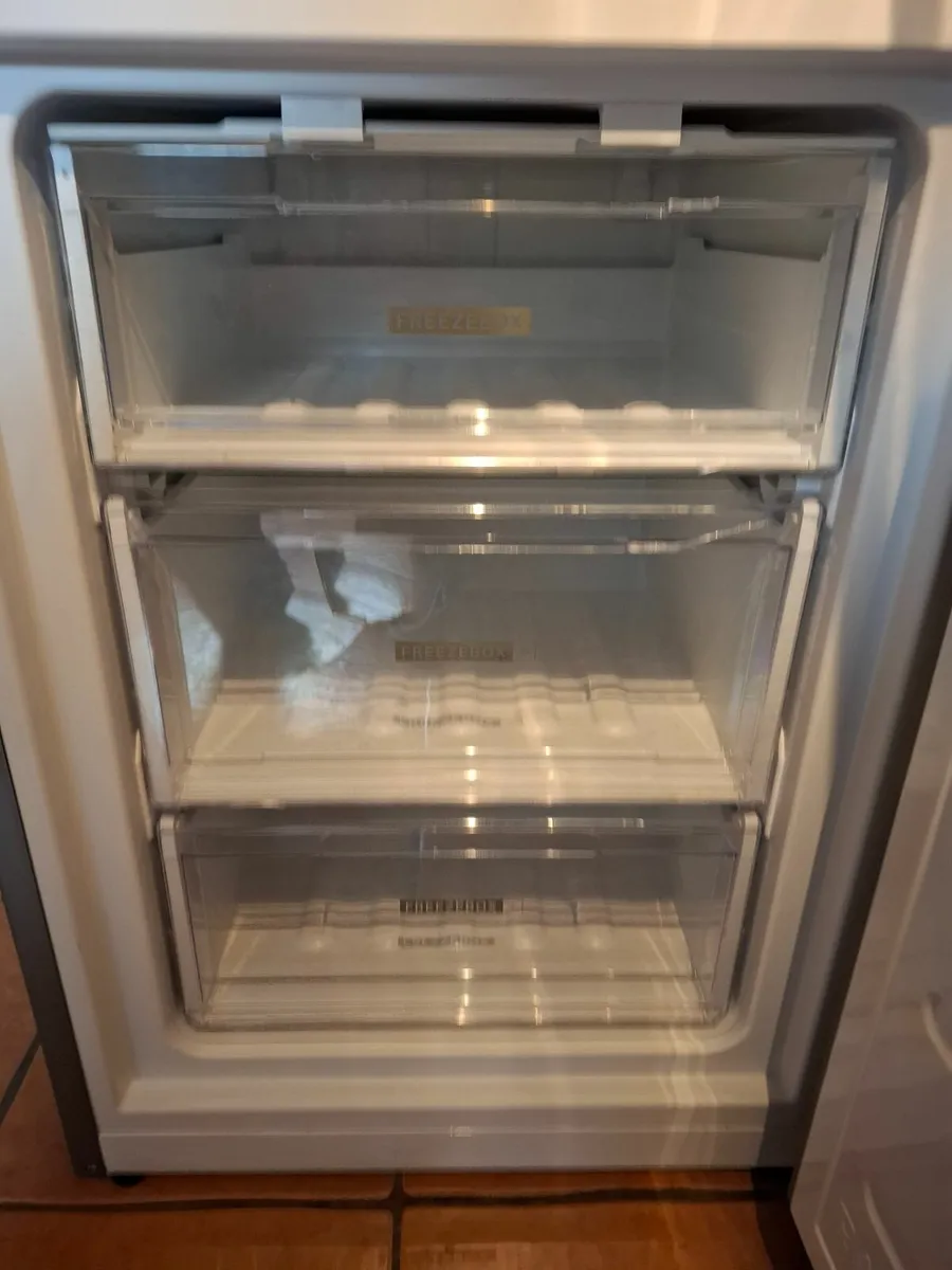 Fridge freezer - Image 2