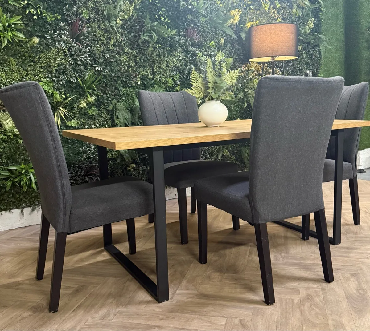 Oak kitchen table & 4 chairs - Image 1