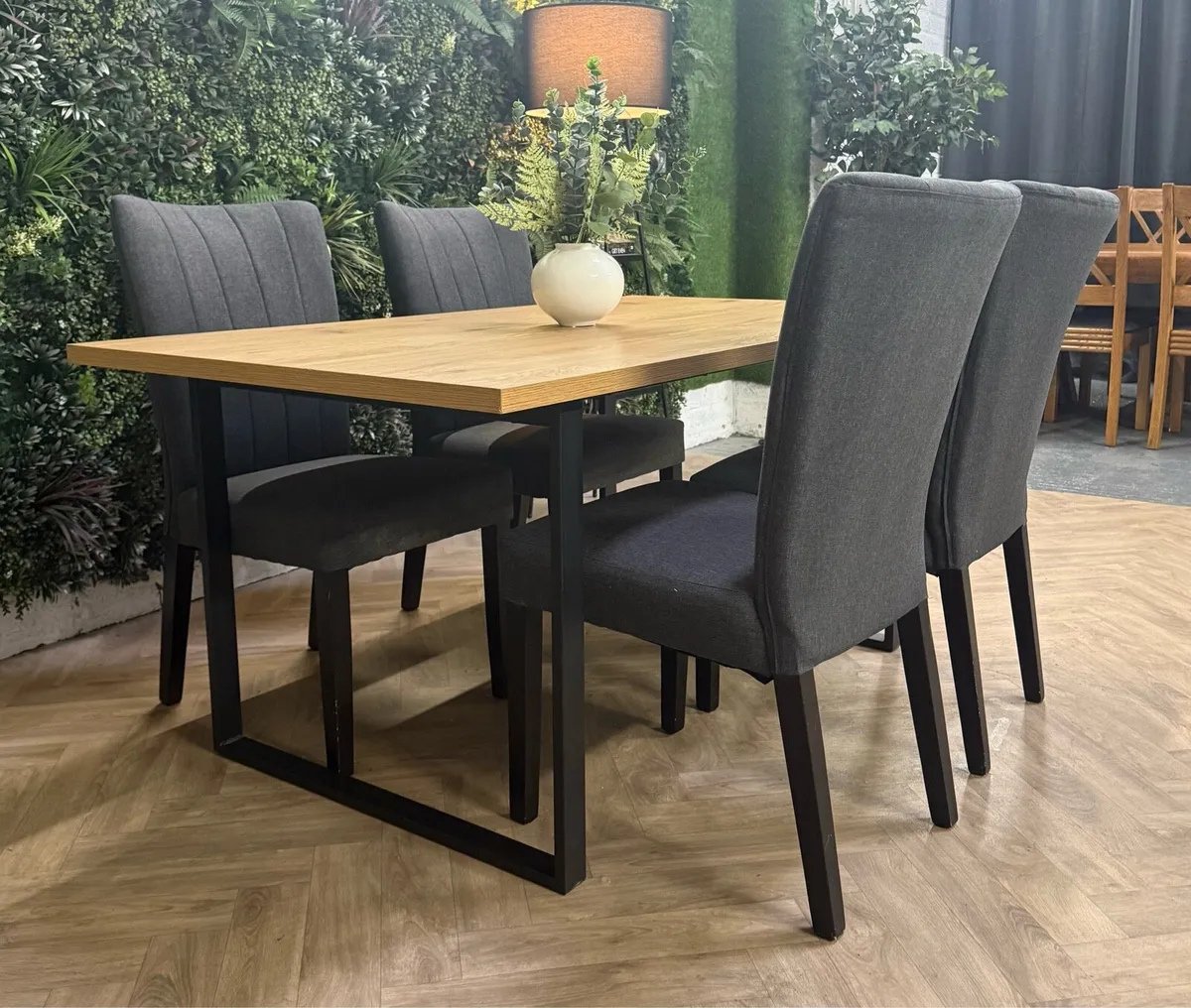 Oak kitchen table & 4 chairs - Image 3