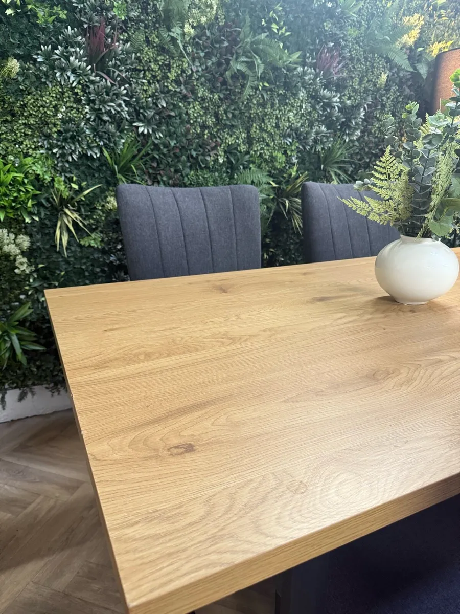 Oak kitchen table & 4 chairs - Image 4
