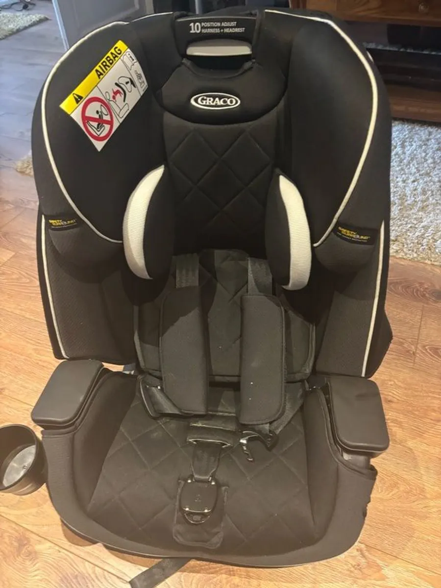 Never used group 0+ 1/2/3/ child car seat LIKE NEW - Image 1