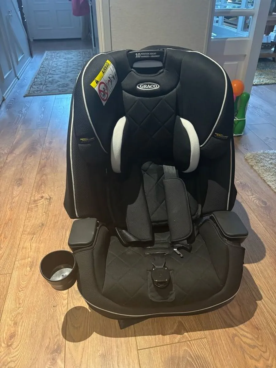 Never used group 0+ 1/2/3/ child car seat LIKE NEW - Image 4