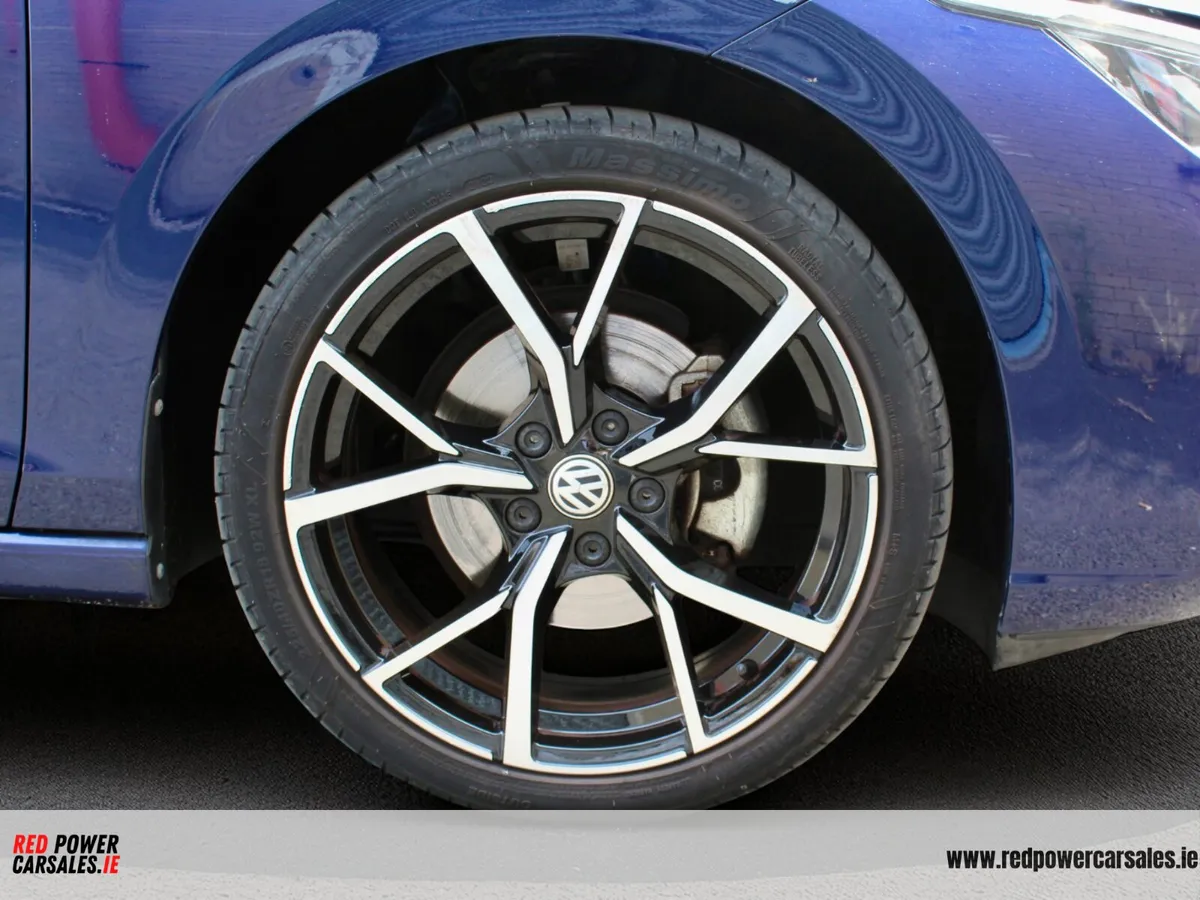 Volkswagen Golf 1.0 eTSI 110hp//LOW kms - Image 4