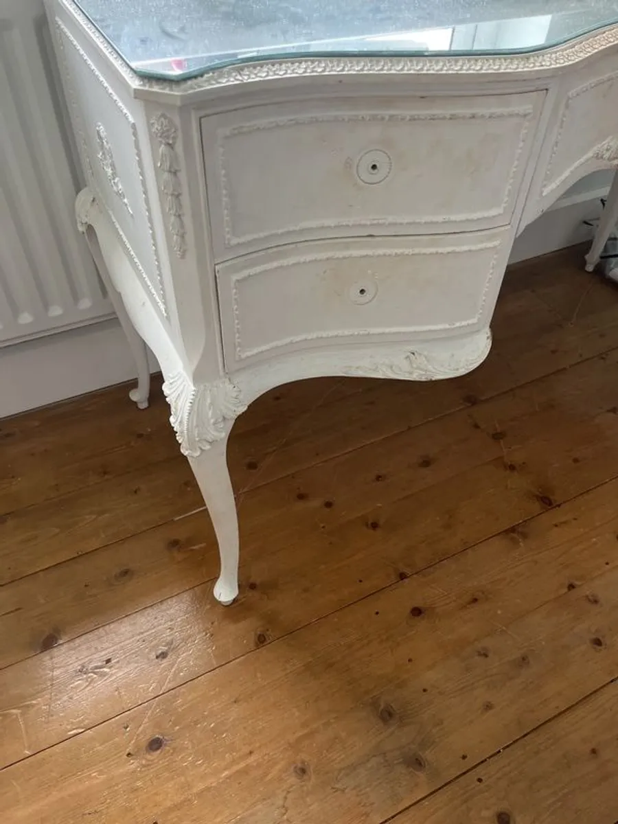 vintage table - Image 3
