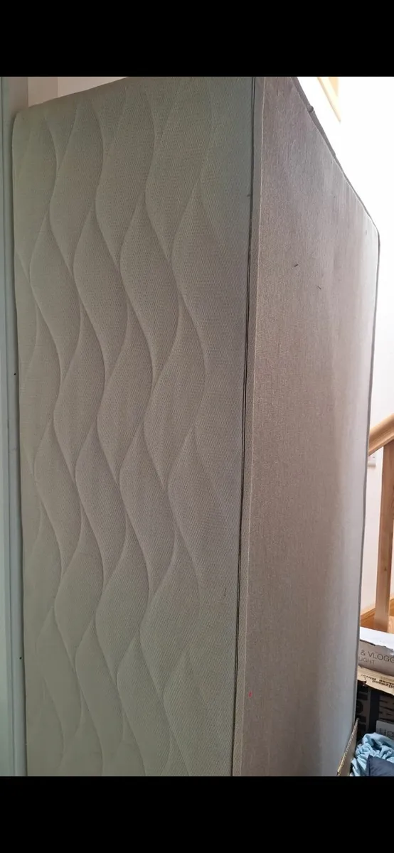 *GONE PENDING COLLECTION* ngle bed divan base FREE - Image 2