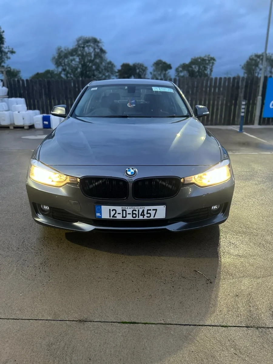 BMW 3-series 2012 - Image 2
